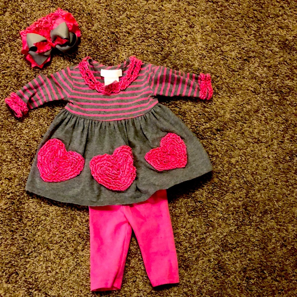 Pink/ gray heart outfit with custom bow.